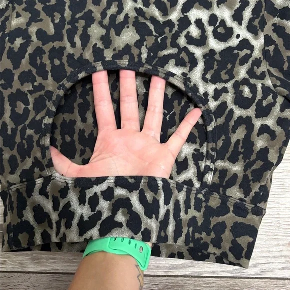 NWT Electric & Rose Kennedy Long Sleeve Crop Top Small Leopard - Picture 8 of 8